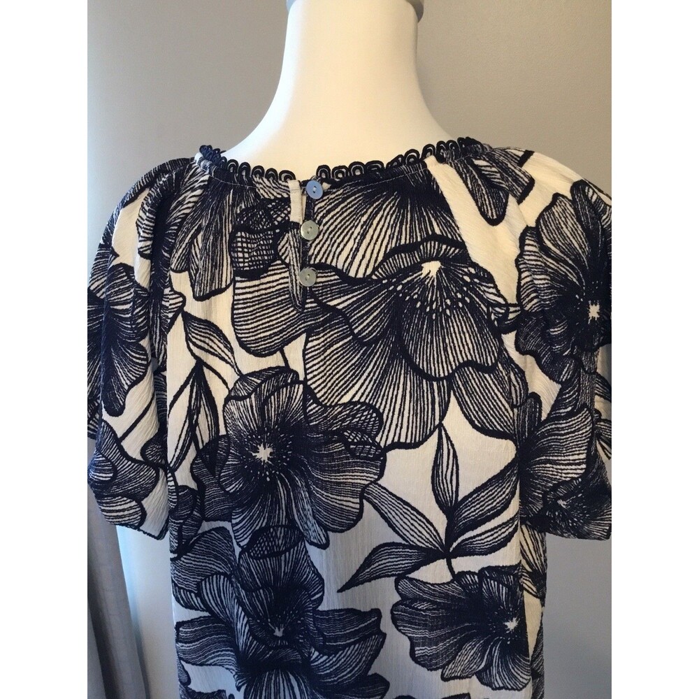 Sunset & Harper Blue Floral Short Sleeve Blouse Sz Large Bubble Hem Crochet Neck - Picture 7 of 15